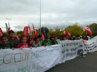 Docentes, alumnos y padres se concentran contra la LOMCE