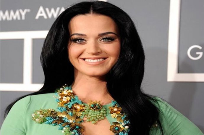 Katy Perry toma 26 pastillas para su trastorno obsesivo compulsivo 