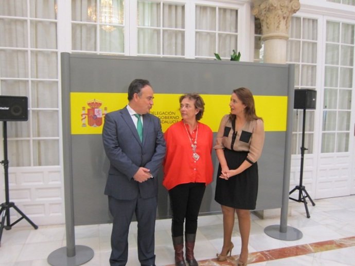Manuel Romero, Margarita Bustamante y Carmen Crespo