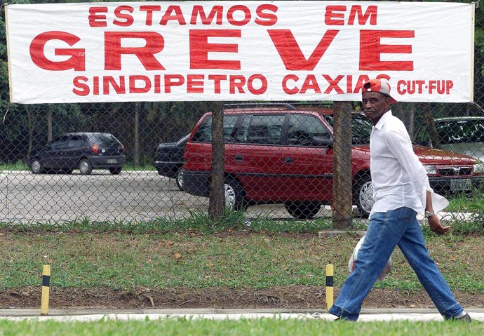 Trabajador de la petrolera brasileña Petrobras (2001).