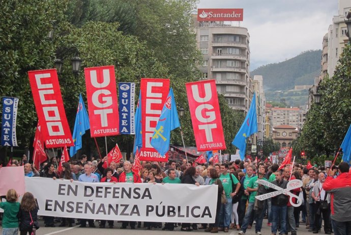 Manifestación contra la Lomce en Oviedo