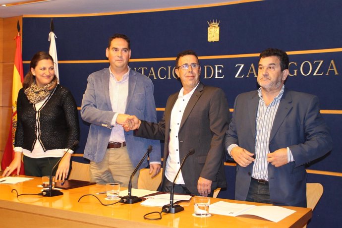 Firma del acuerdo de colaboración entre comarcas este jueves en la DPZ