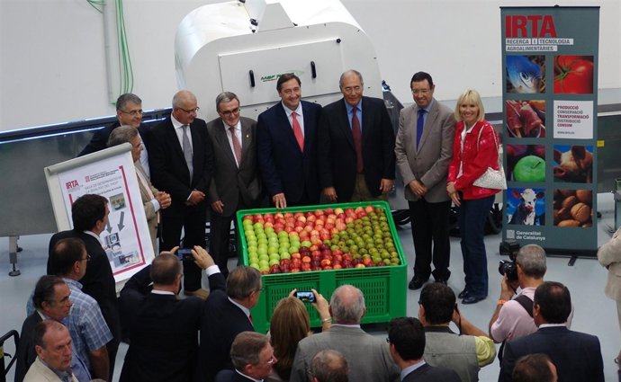 El conseller J.Pelegrí, el alcalde A.Ros y los exconsellers J.Llena y A.Siurana.