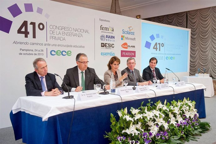 Barcina se dirige a los congresistas durante el acto inaugural