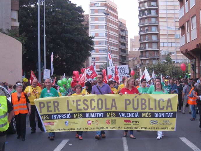 Manifestación en Castellón contra la Lomce y los recortes.