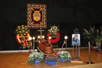 Cerca de 5.000 personas despiden a Manolo Escobar en apenas tres horas en la capilla ardiente instalada en Benidorm