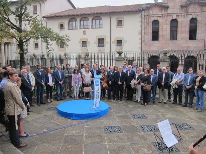Oyarzabal y cargos del PP vasco celebran el 'Día del Estatuto'