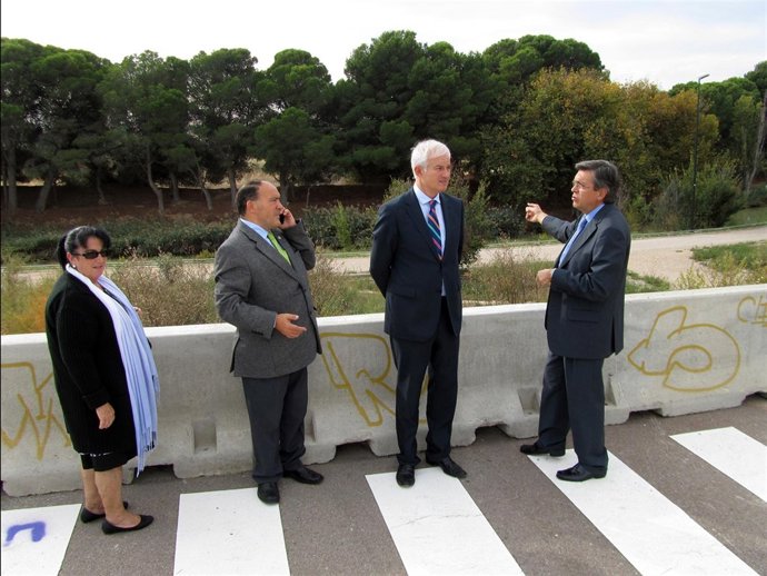 El portavoz del grupo municipal del PP Eloy Suárez en Valdefierro