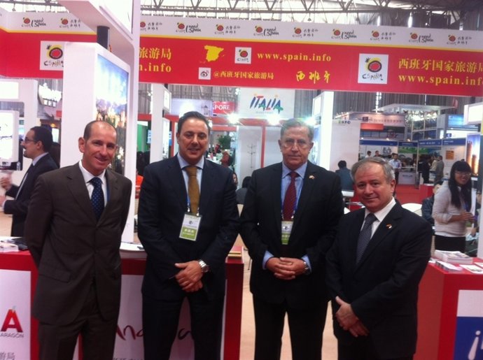 Delegación de málaga se reúne con directores OET china