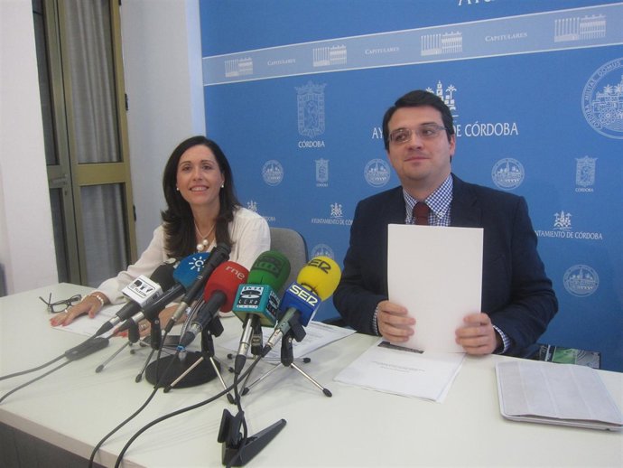 Los ediles Carmen Sousa y José María Bellido