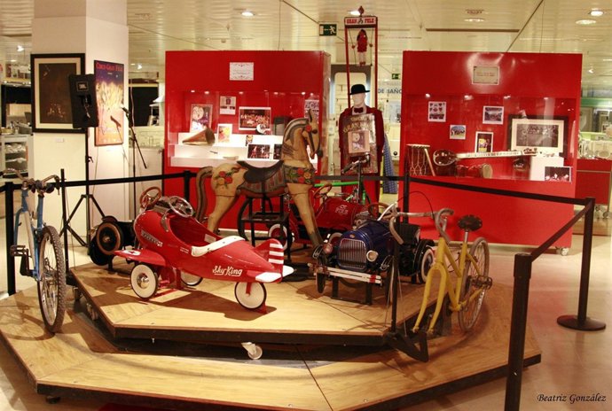 Exposición sobre Circo Gran Fele en el Corte Inglés Ademuz