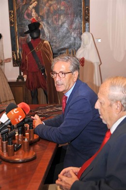 Pineda y Barrios en la rueda de prensa