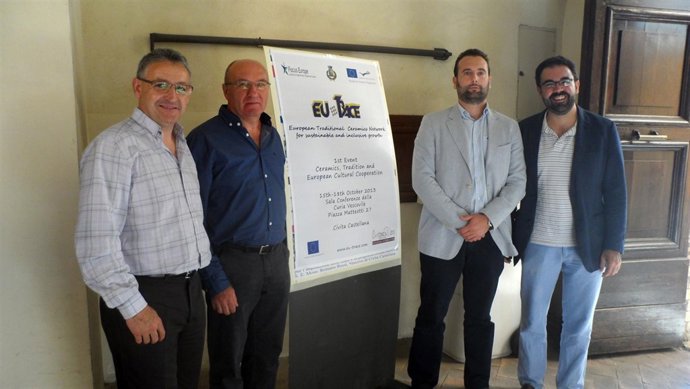 Representantes de Innovarcilla y empresas de Bailén en la jornada sobre cerámica