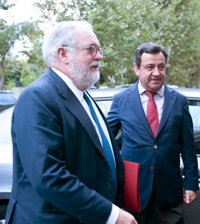 Cañete reprocha a Reino Unido que "consienta" a la colonia "vulneraciones del derecho comunitario"
