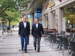 González Pons junto a Enrique Martín de Marcos en Pamplona