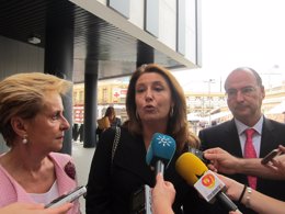 Crespo junto a la presidenta de Afammer y el alcalde de Almería