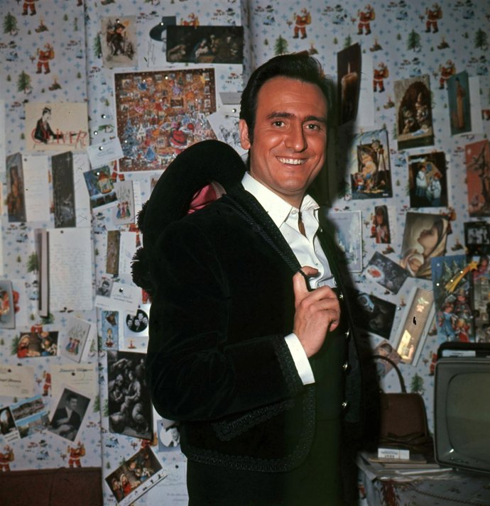 El cantante español Manolo Escobar 