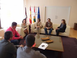 Reunión con los vecinos de Gran Vía, 25   