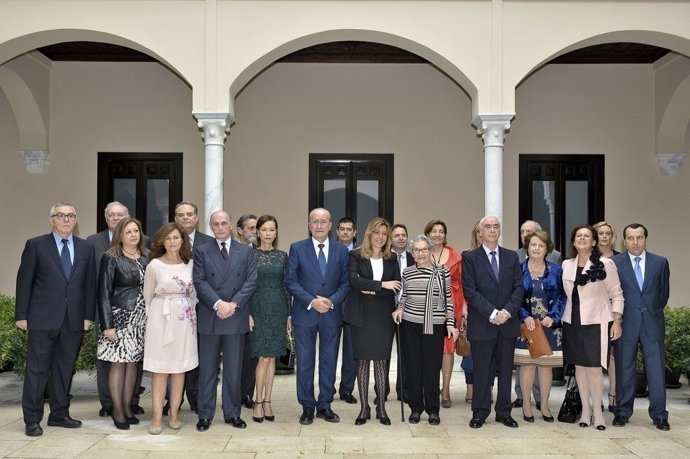 Susana Díaz con los patronos de la Fundación Museo Picasso Málaga