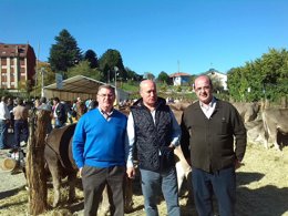 Luis Venta, en el centro