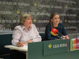 Carmen Díaz de Rada, de Caja Rural, y Elena Vizcay, de Nuevo Futuro.