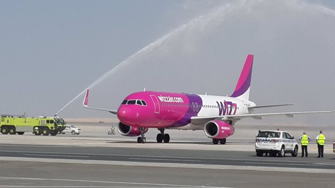 Avión WizzAir Inauguración Aeropuerto DWT
