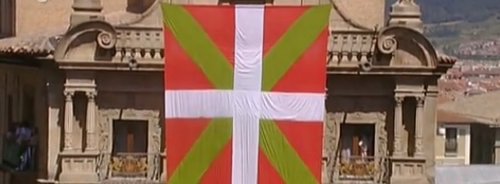 Ikurriña en Sanfermines