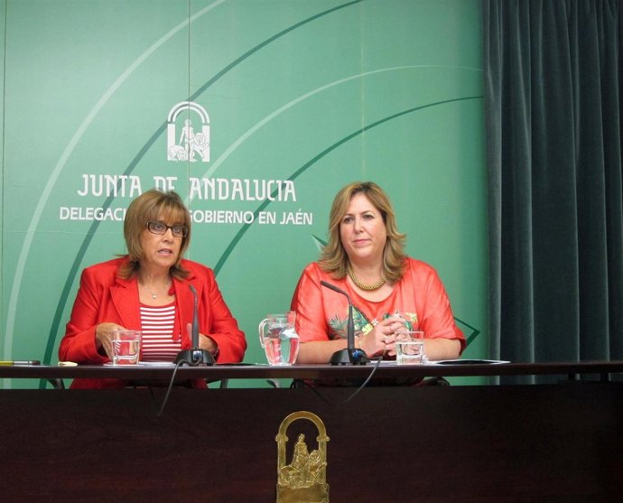 Purificación Gálvez y Ángeles Jiménez, en rueda de prensa.