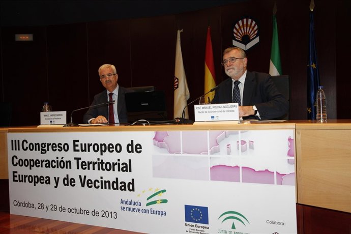 El consejero junto al rector de la UCO en la inauguración