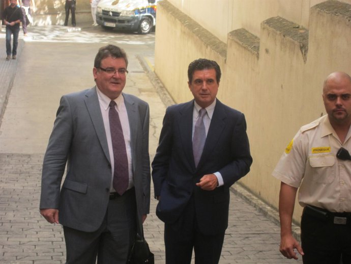Jaume Matas entrando en los Juzgados de Palma 