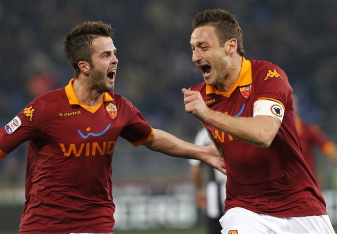 Totti da los tres puntos a la Roma ante la Juventus