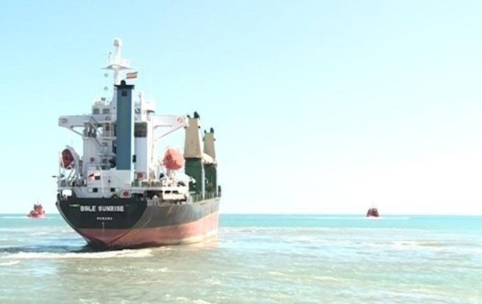 Buque 'Sunrise' encallado en El Saler (Valencia)