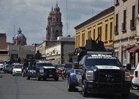México reforzará vigilancia en instalaciones de energía tras ataques de narcos