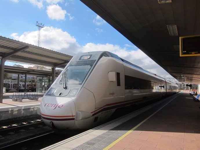 Un tren parado en la estación de Salamanca