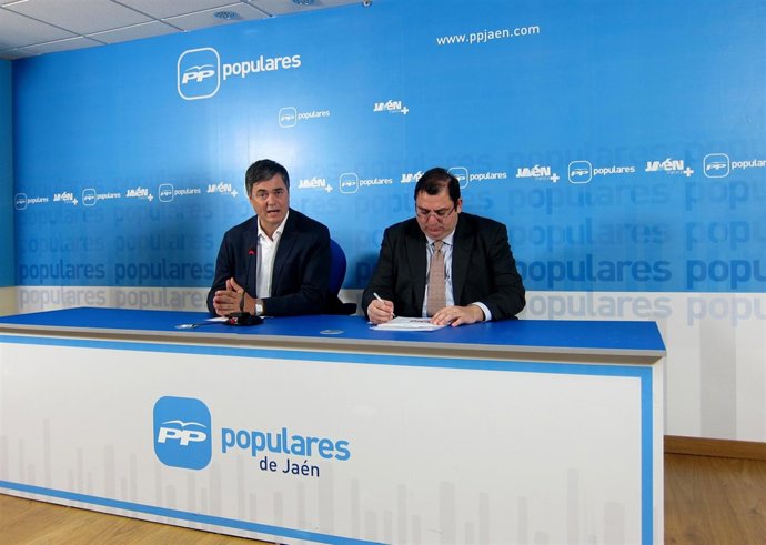 Carlos Rojas y Javier Calvente en la rueda de prensa