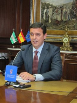El secretario general del PP de Almería, Javier Aureliano García