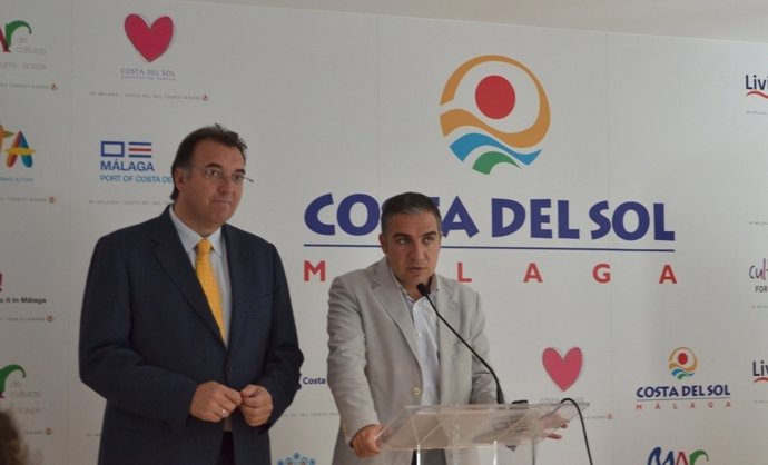 Elías Bendodo, presidente del Patronato de turismo, pp y diputación. Y Bernal