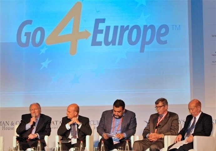 Buch en una conferencia con empresarios en Israel