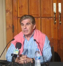 Pedro Ruiz durante la presentación de su obra en Valencia