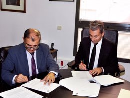 Firma acuerdo entre UCOMUR y el  Ayuntamiento Beniel 