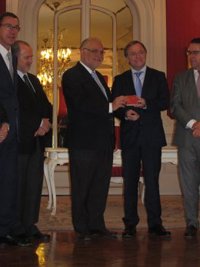 Generalitat prevé ingresar 230 millones en 2014 con un impuesto a entidades financieras