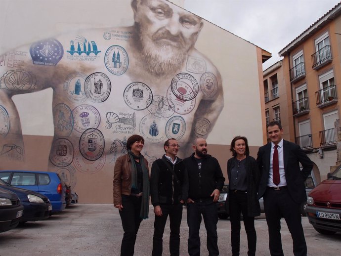 Gamarra, con Sáinz, Montes y los dos artistas   