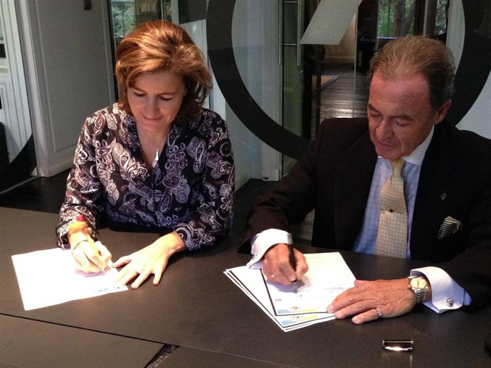 Firma del acuerdo Oficina de Turismo de Jordania con UNAV