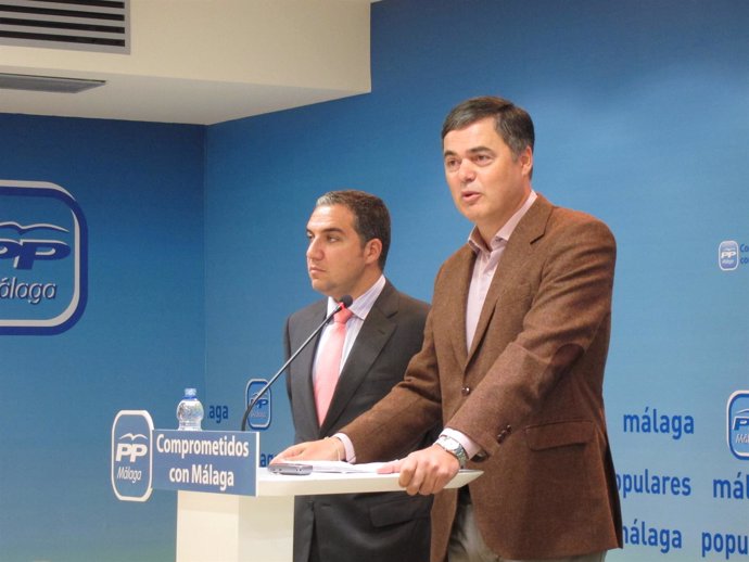Elías Bendodo y Carlos Rojas portavoz PP Parlamento andaluz