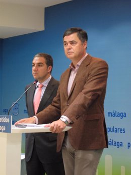 Bendodo y Carlos Rojas en rueda de prensa en Málaga
