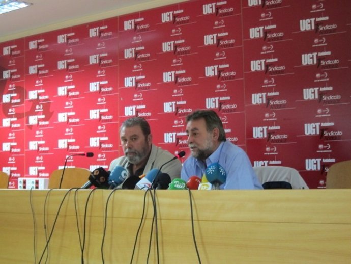 El secretario general de UGT-A, Francisco Fernández Sevilla (izq)