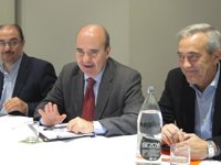 Zarrías (PSOE): fundar un nuevo partido en Cataluña "sería malo para el socialismo y para España"