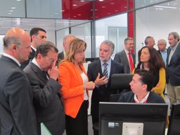 La presidenta de la Junta, Susana Díaz, visita las instalaciones del 112
