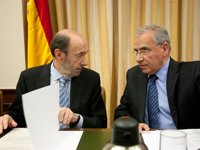 Diputados andaluces del PSOE subrayan que Susana Díaz es un "referente" y que "colabora" con Rubalcaba