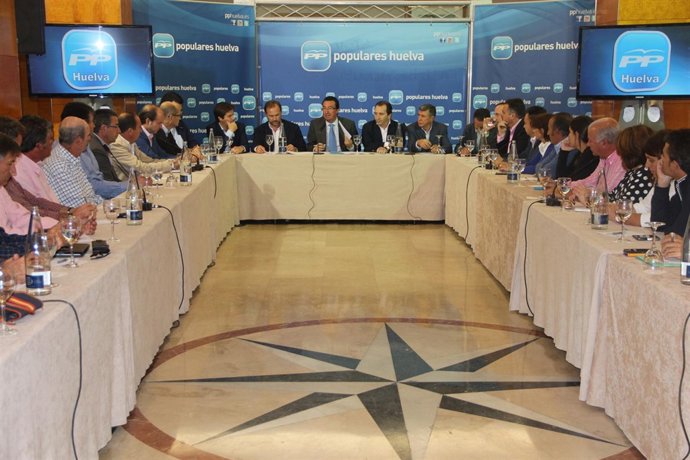 El PP se reúne con el sector agrícola onubense para estudiar la DIA del trasvase